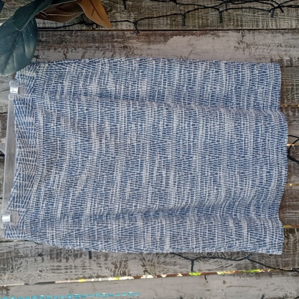BANANA REPUBLIC BLUE &WHITE MIDI SKIRT